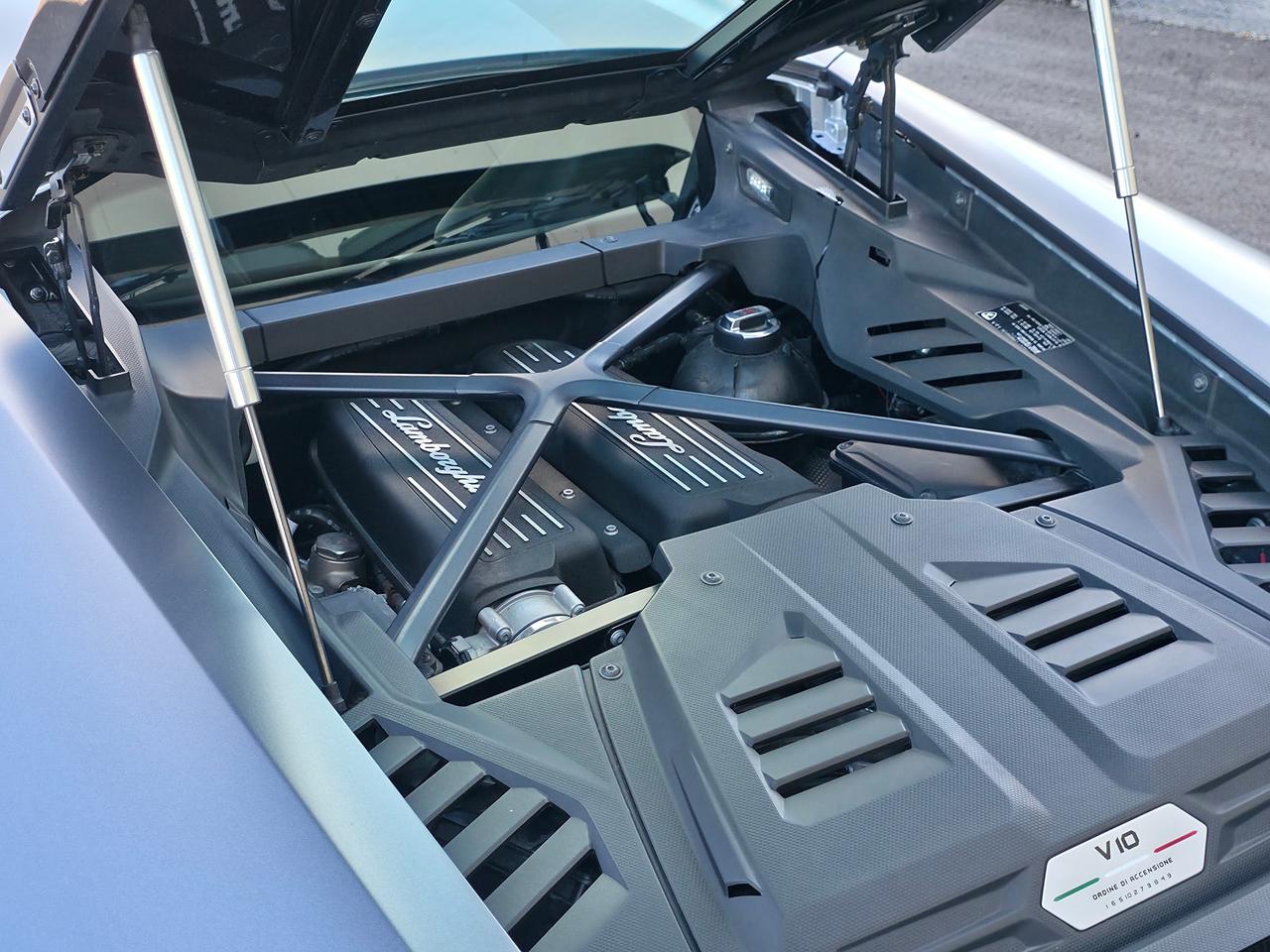 2020 Lamborghini Huracan Evo Coupe *V10 & LOW MILEAGE* Photo