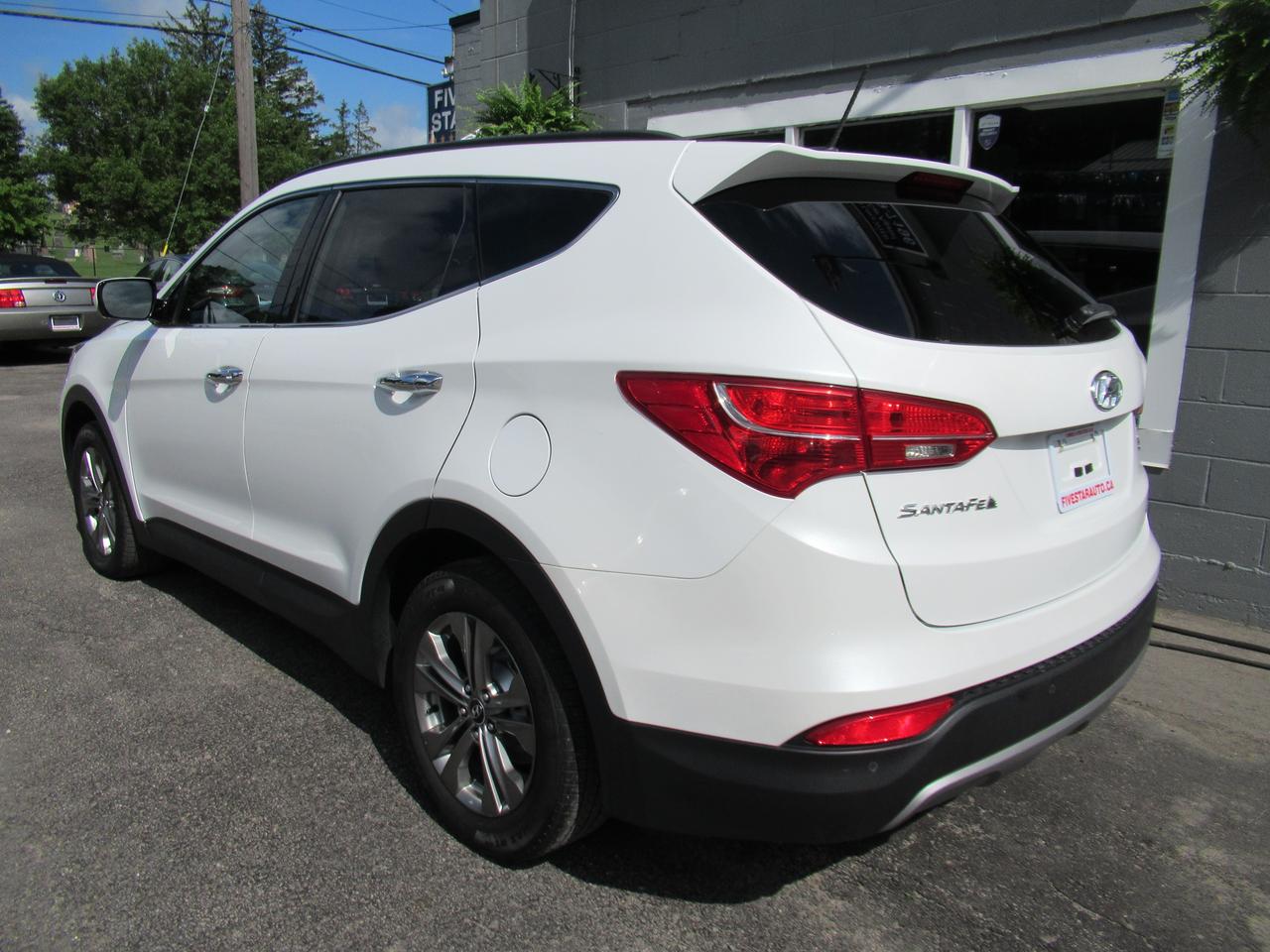 2014 Hyundai Santa Fe Sport Premium Photo