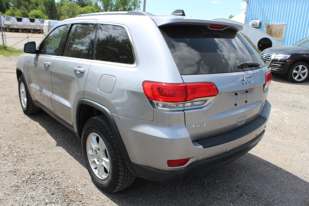 2016 Jeep Grand Cherokee Laredo Photo