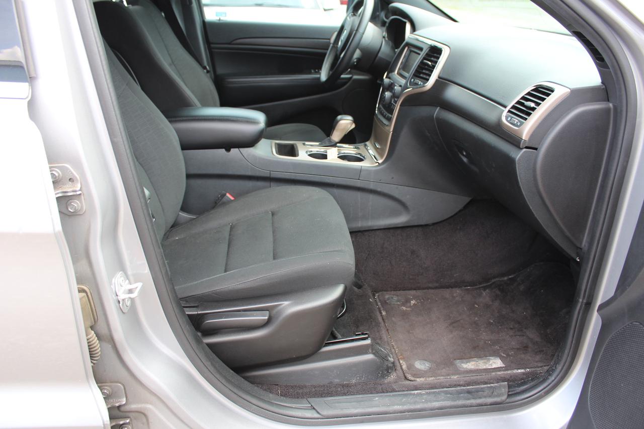 2016 Jeep Grand Cherokee Laredo Photo