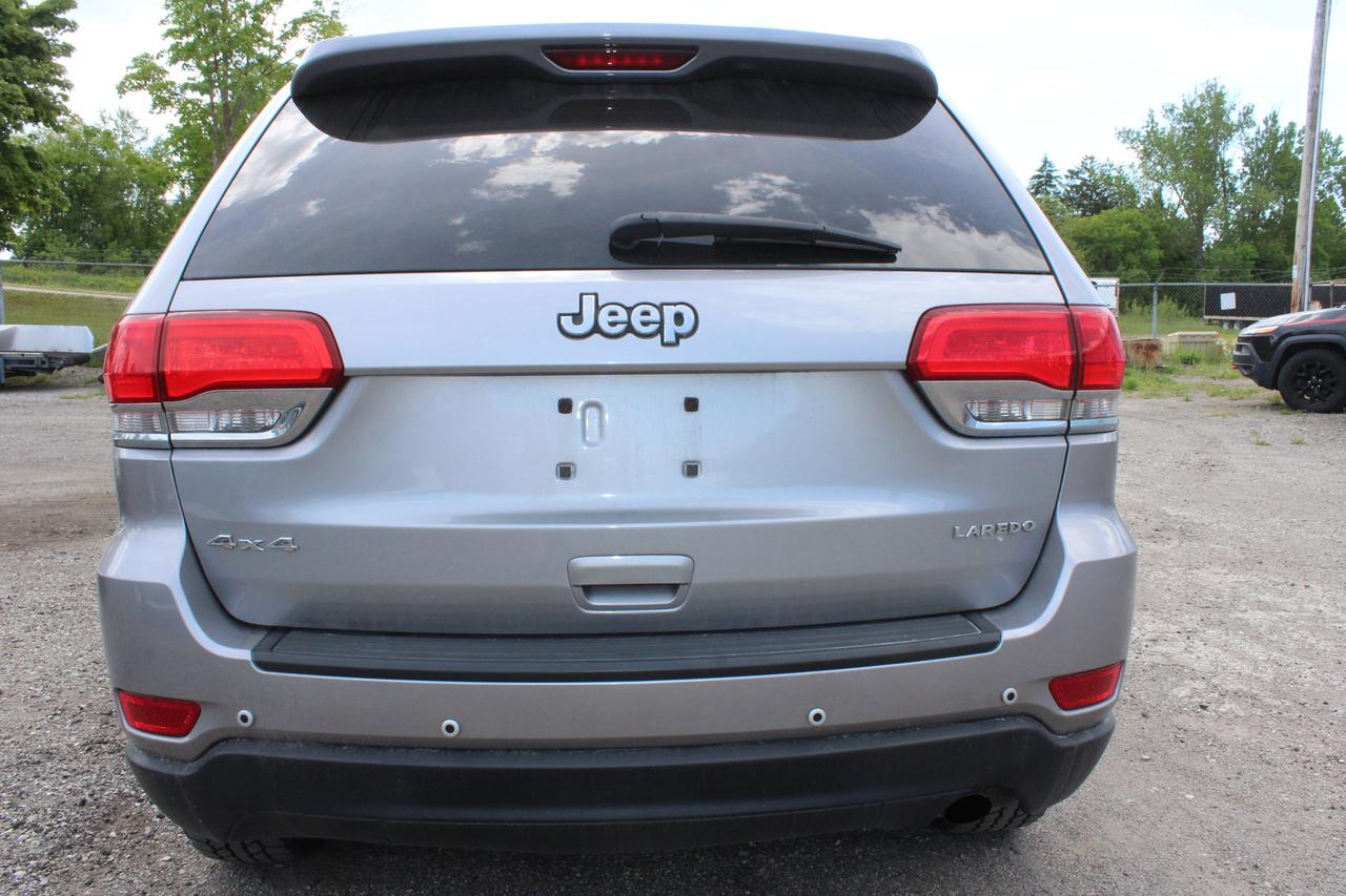 2016 Jeep Grand Cherokee Laredo Photo