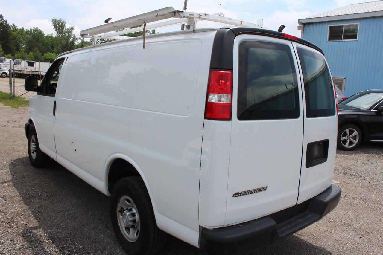 2017 Chevrolet Express Cargo Van  Photo