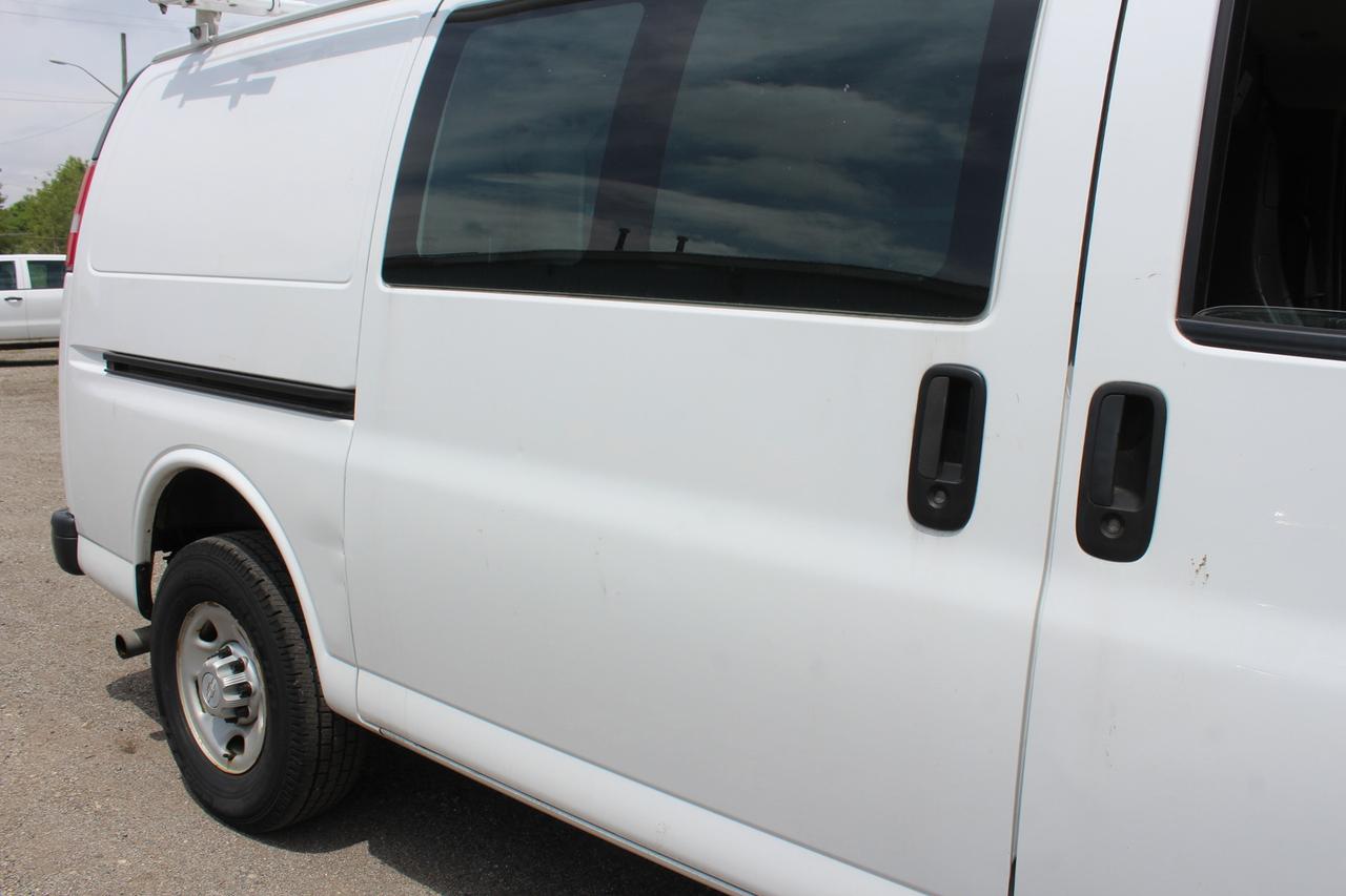 2017 Chevrolet Express Cargo Van  Photo
