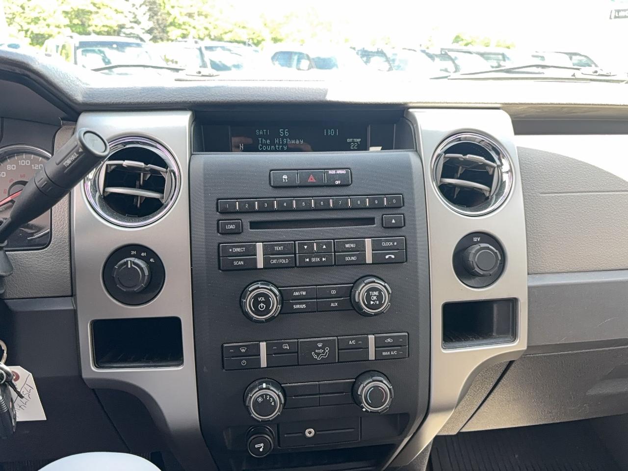 2010 Ford F-150 EXWAY SERVICED, LOCAL TRADE, NEWER TIRES,BRAKES! Photo