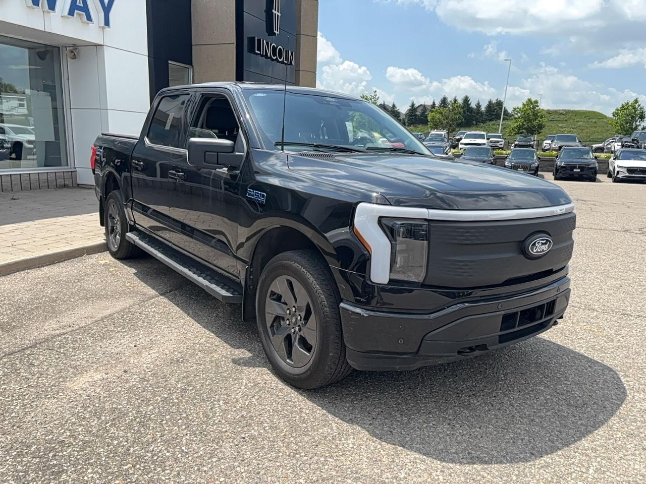 2024 Ford F-150 Lightning EXTENDED RANGE BATTERY! MAX TOW, 9.6KW PRO POWER Photo2