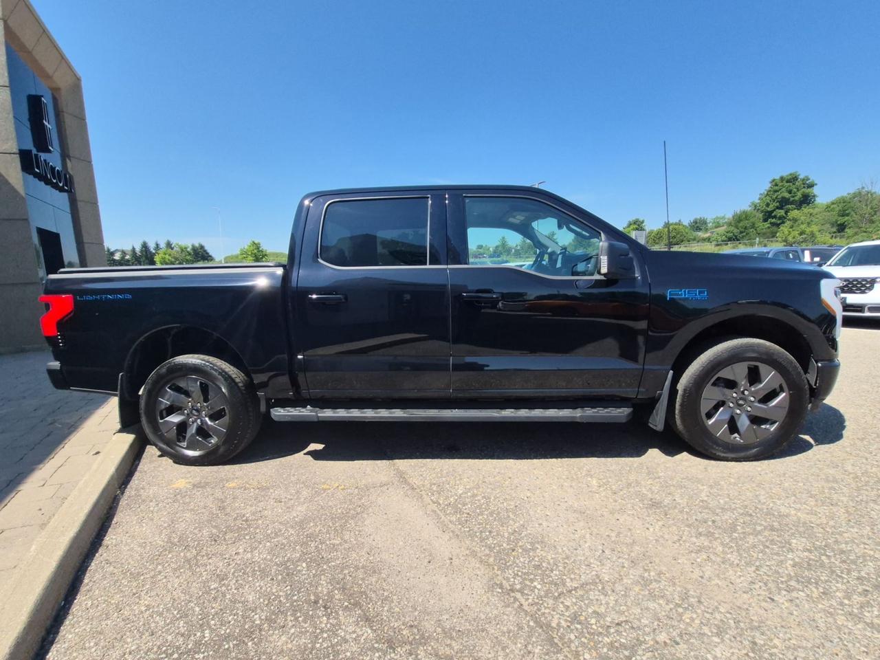 2024 Ford F-150 Lightning EXTENDED RANGE BATTERY! MAX TOW, 9.6KW PRO POWER Photo4