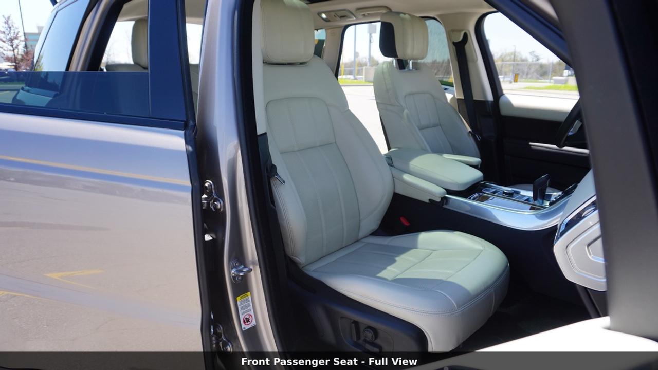 2022 Land Rover Range Rover Sport P400e HSE Silver Edition Photo