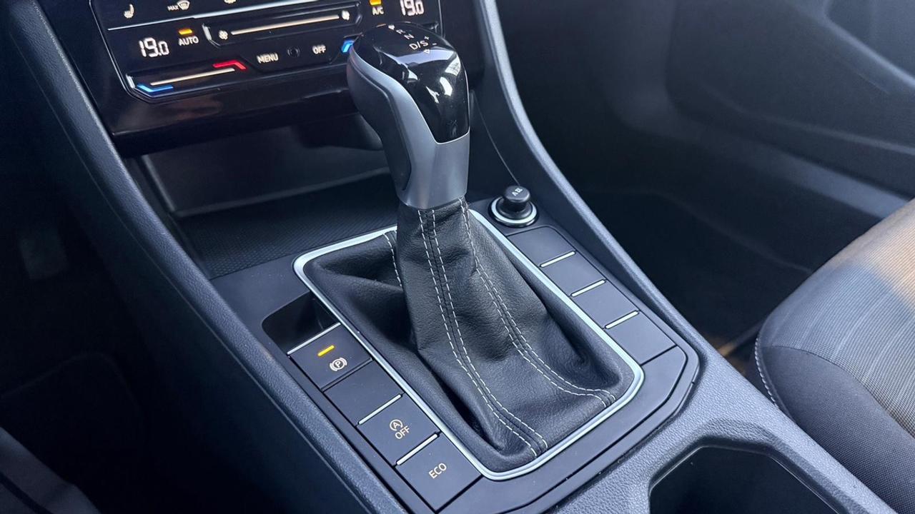 2025 Volkswagen Jetta Trendline Photo