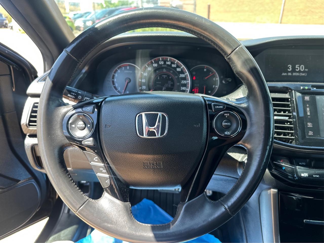 2017 Honda Accord Sport Photo