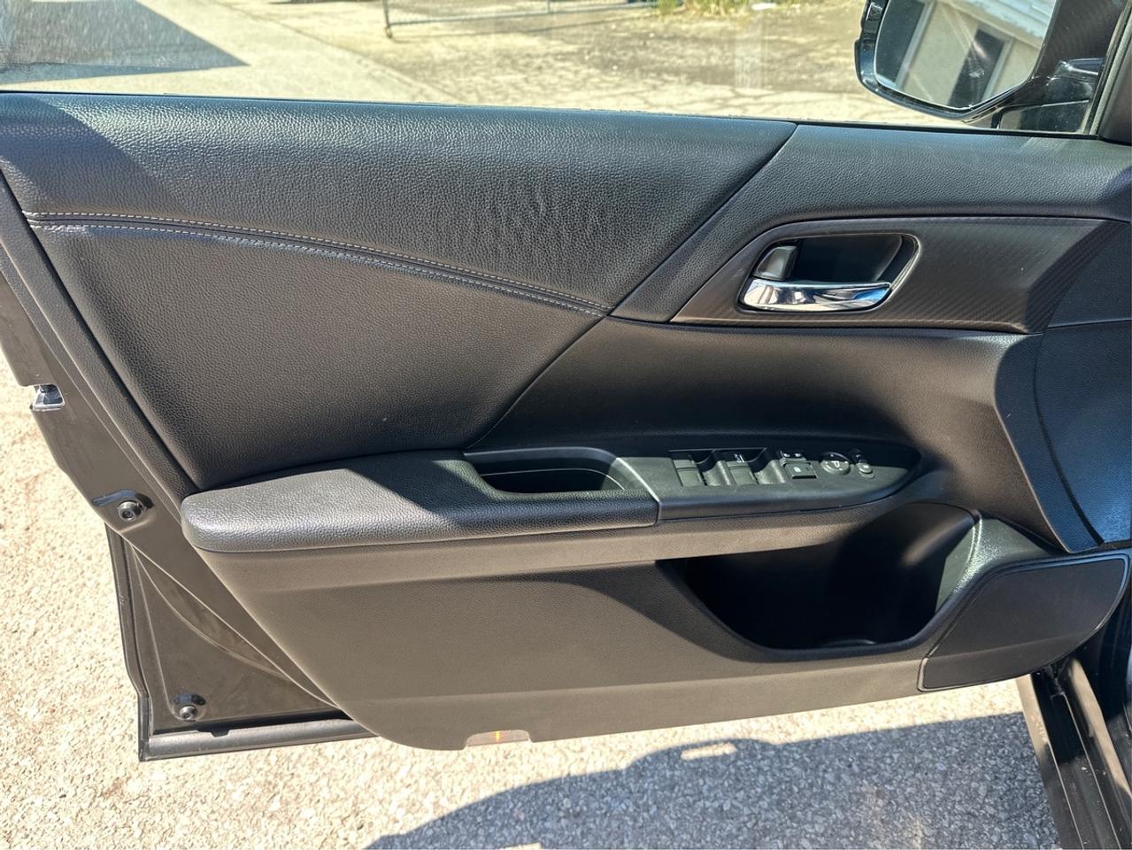2017 Honda Accord Sport Photo