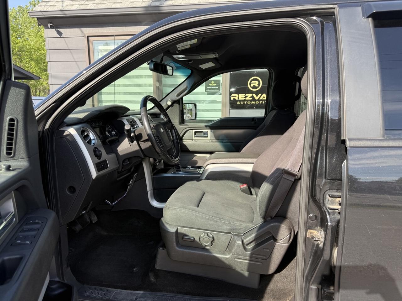 2013 Ford F-150 XLT Photo4
