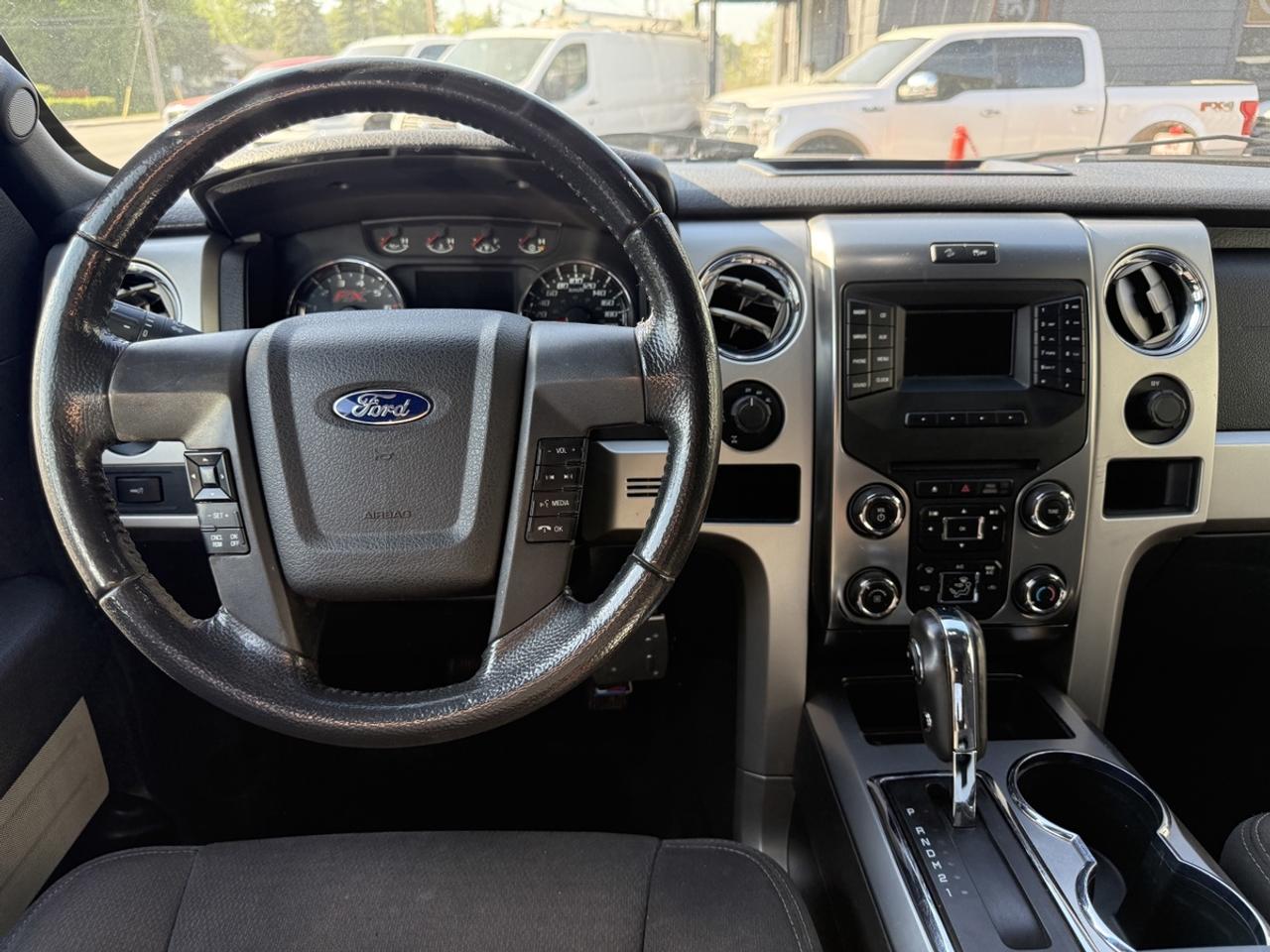 2013 Ford F-150 XLT Photo