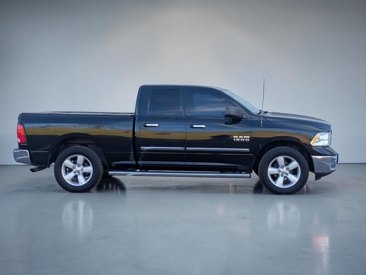 2016 RAM 1500 SLT Photo