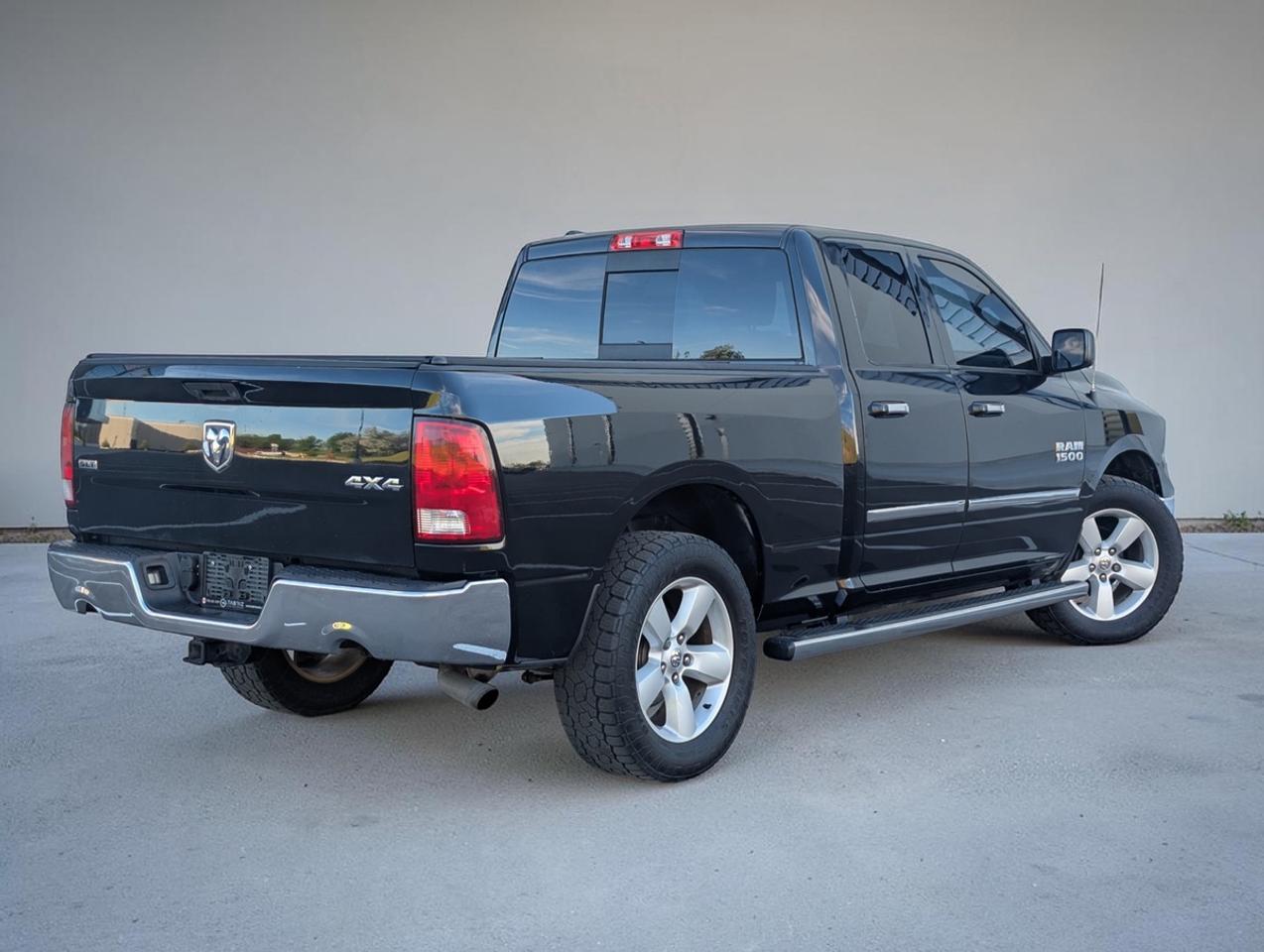 2016 RAM 1500 SLT Photo