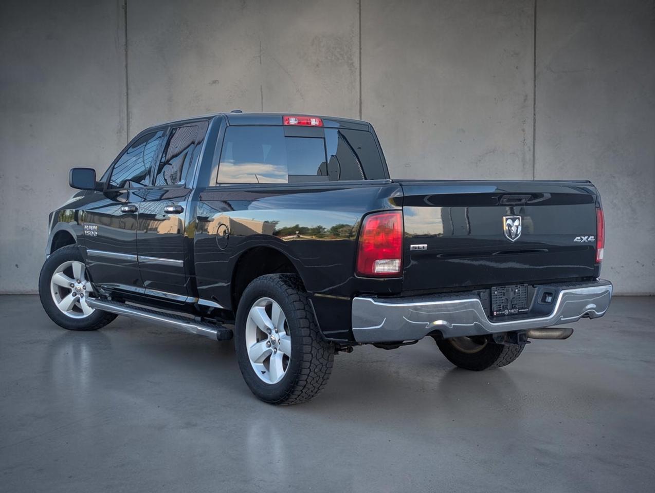 2016 RAM 1500 SLT Photo