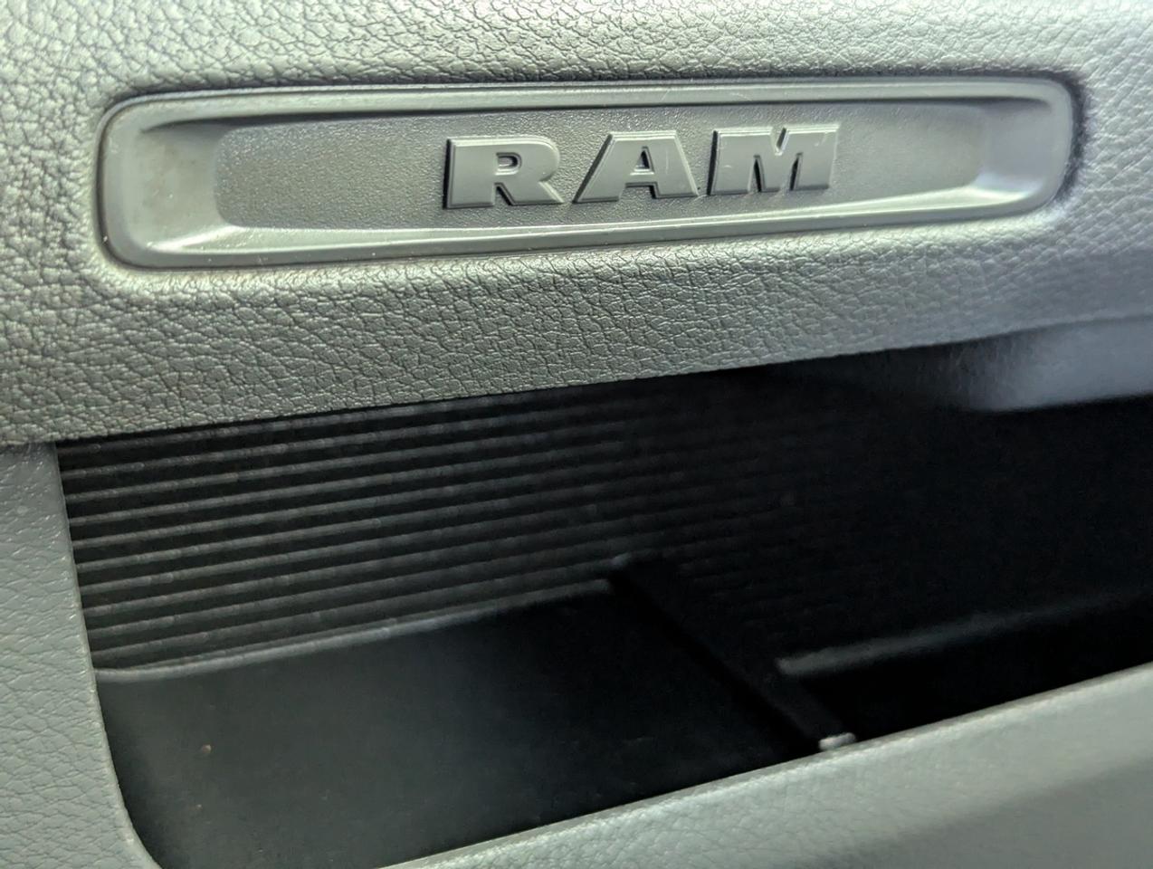 2016 RAM 1500 SLT Photo