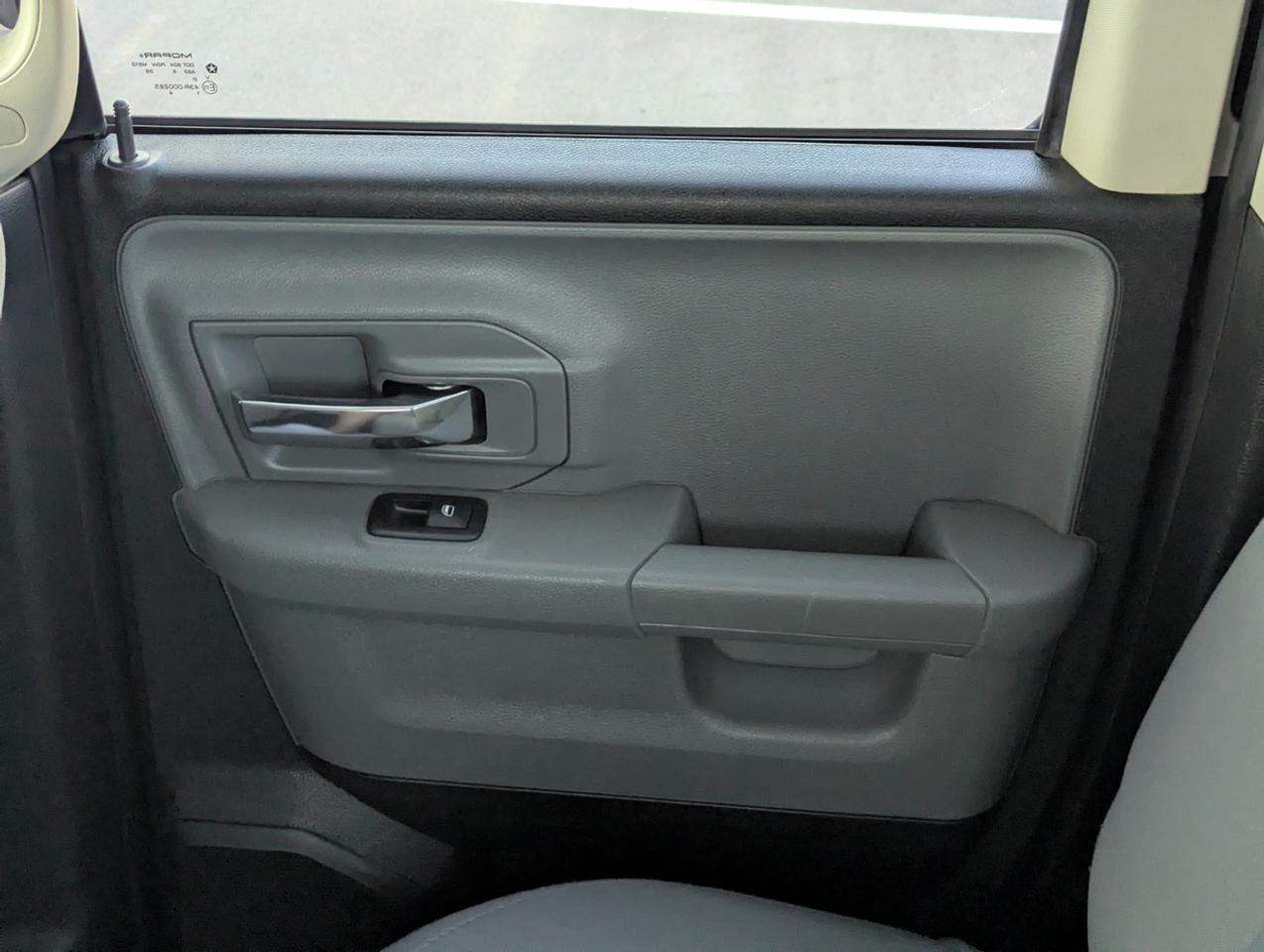 2016 RAM 1500 SLT Photo