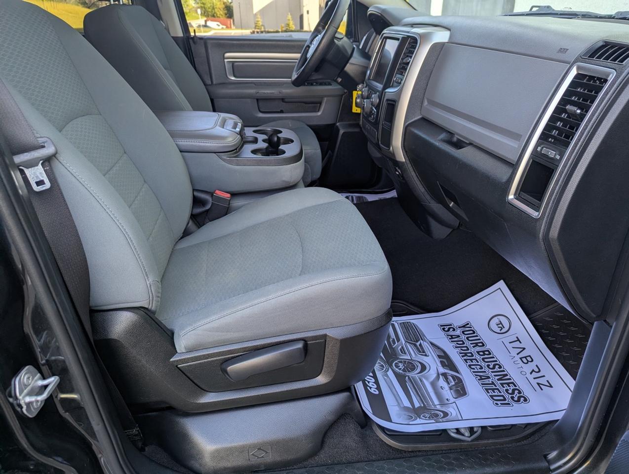 2016 RAM 1500 SLT Photo