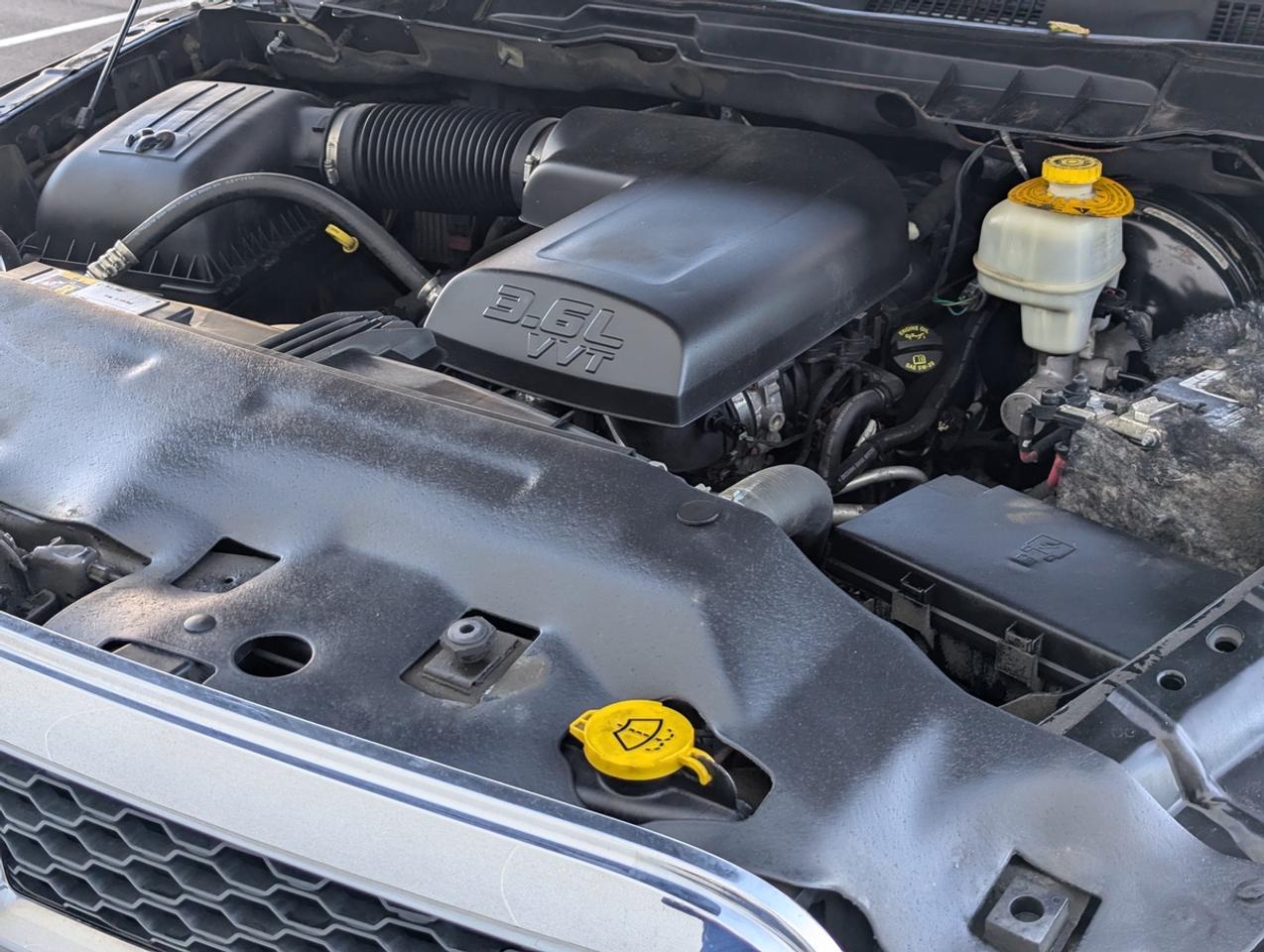 2016 RAM 1500 SLT Photo