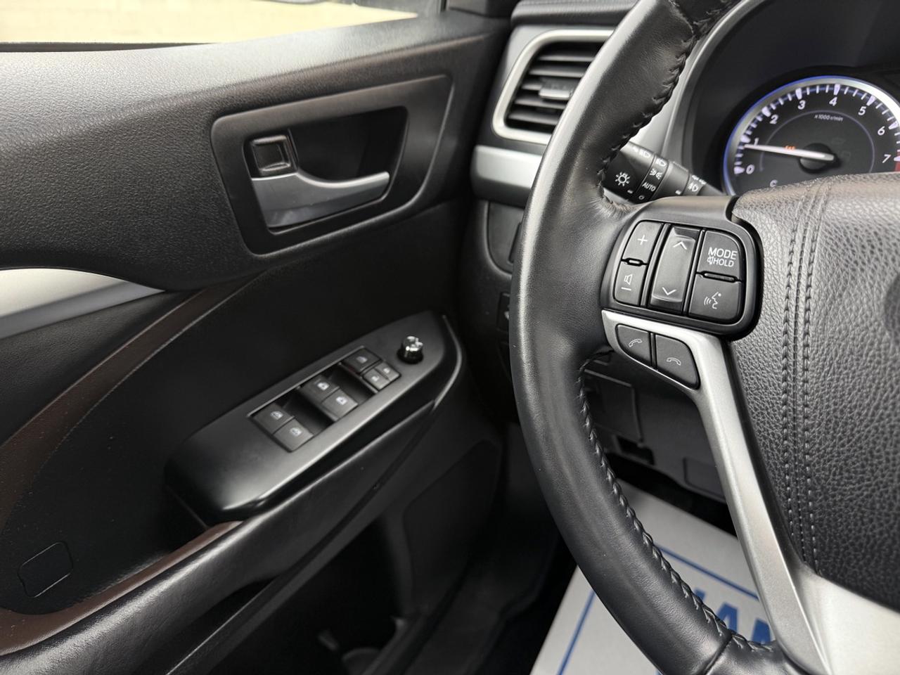 2017 Toyota Highlander XLE Photo