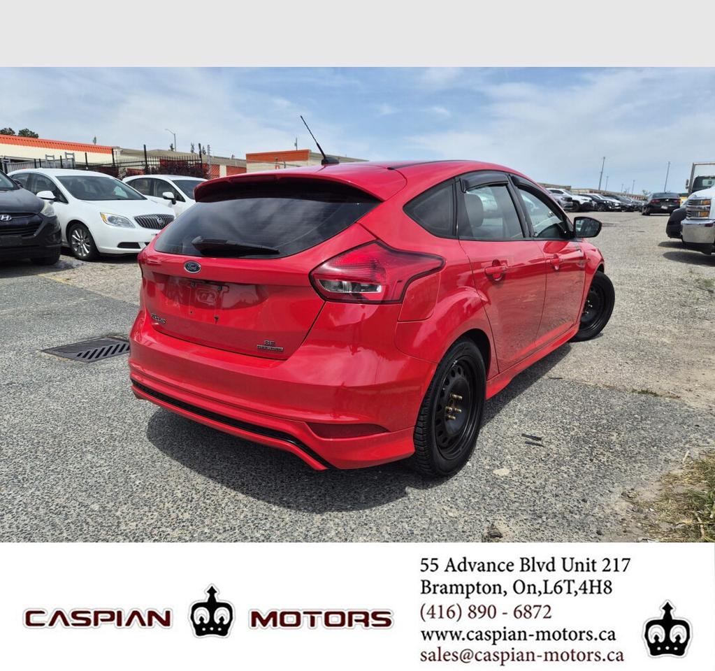 2016 Ford Focus SE Photo