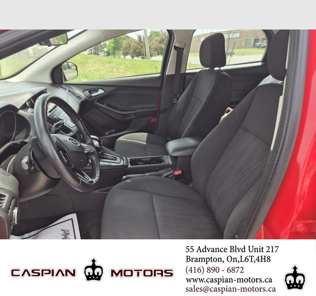 2016 Ford Focus SE Photo