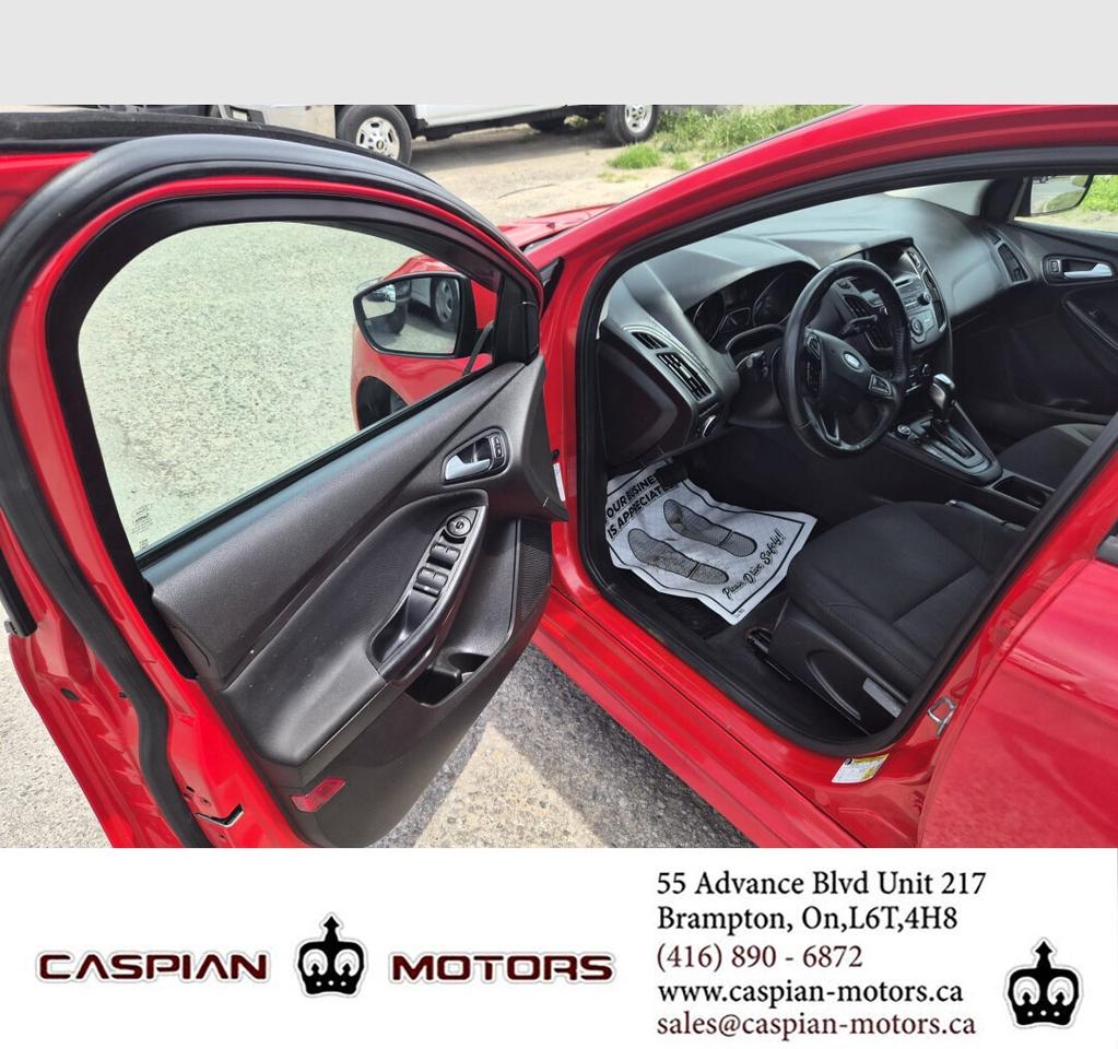 2016 Ford Focus SE Photo