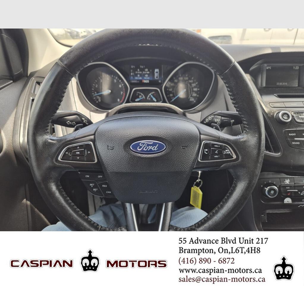 2016 Ford Focus SE Photo