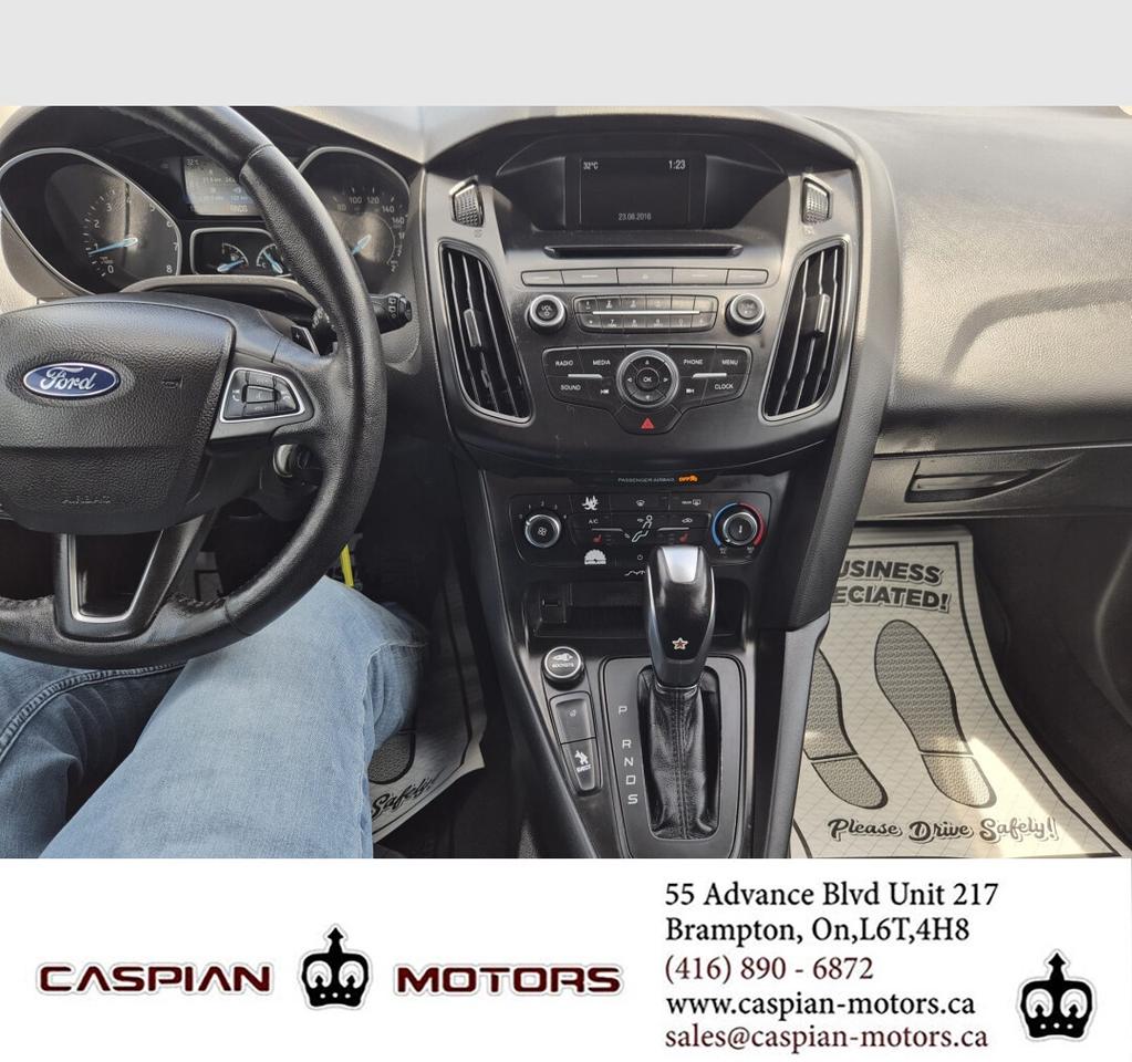 2016 Ford Focus SE Photo