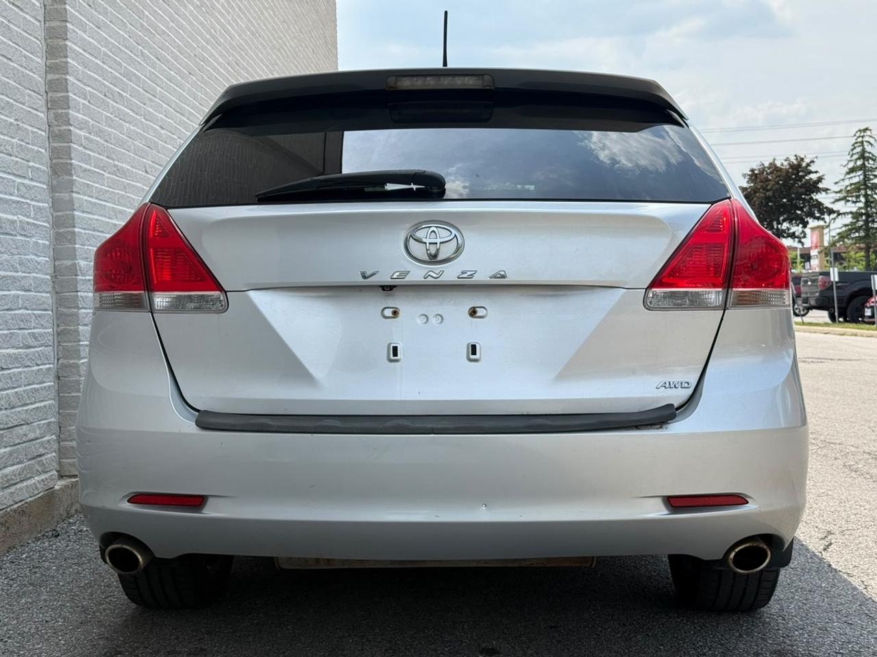 2012 Toyota Venza XLE Photo
