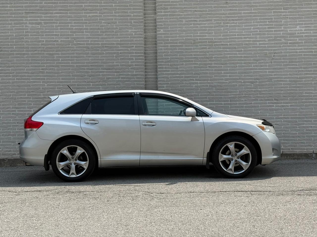 2012 Toyota Venza XLE Photo