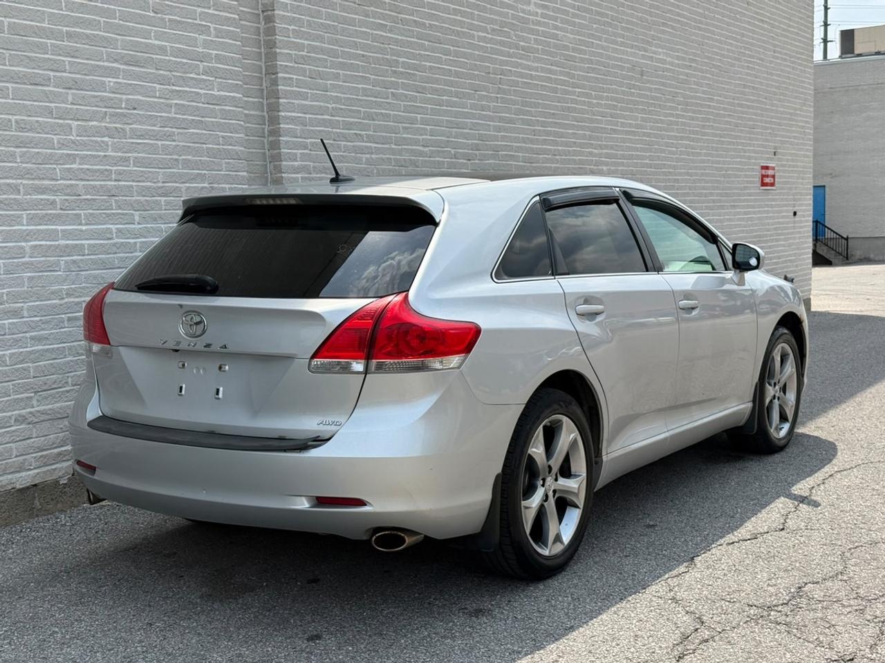 2012 Toyota Venza XLE Photo