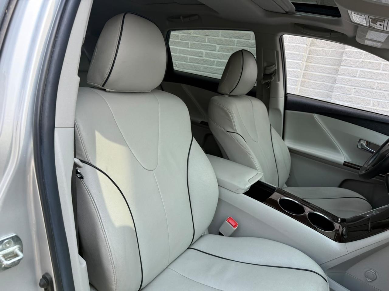 2012 Toyota Venza XLE Photo