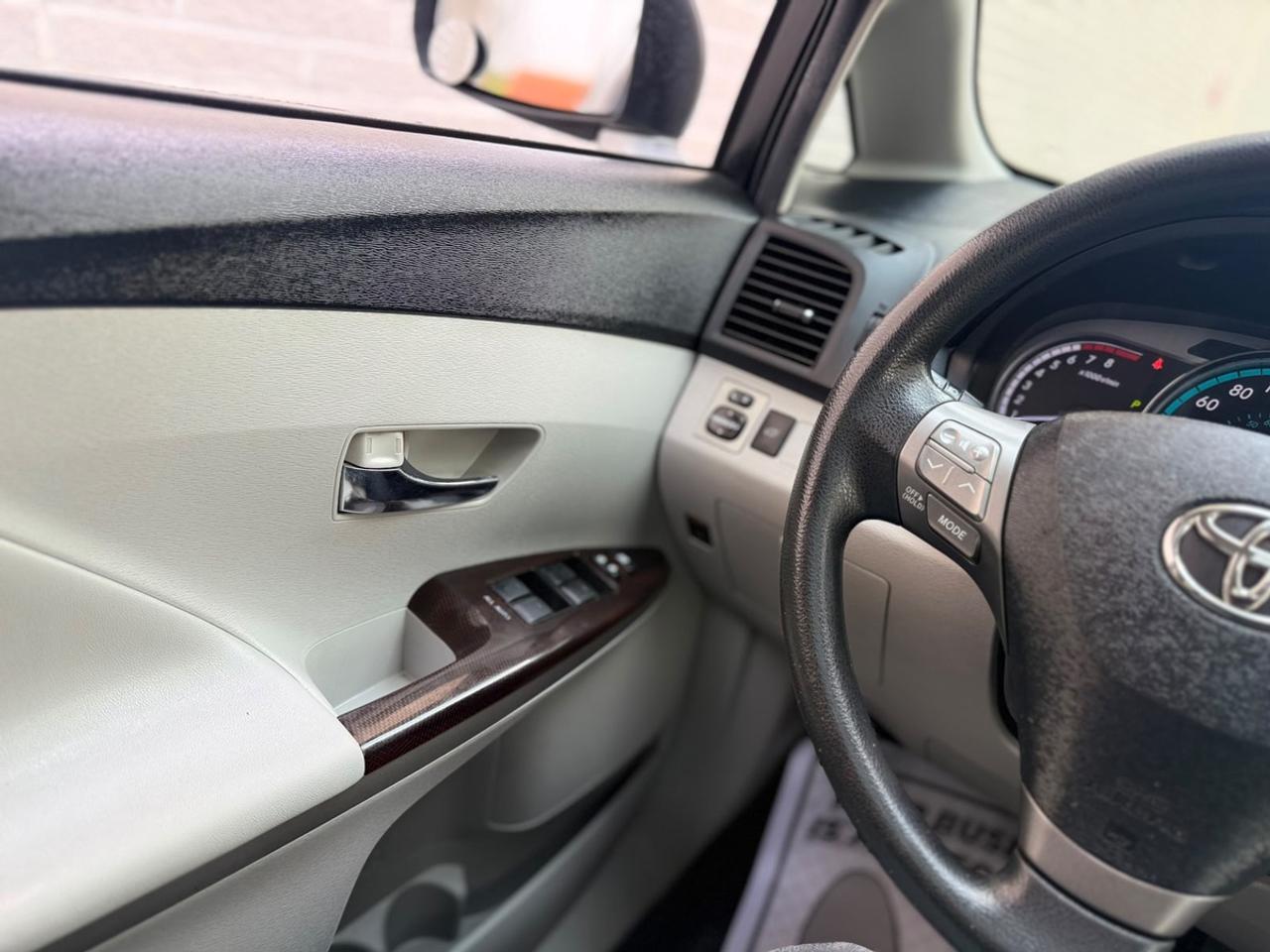 2012 Toyota Venza XLE Photo