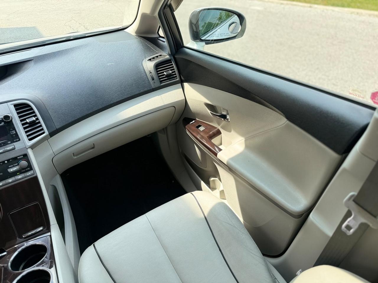 2012 Toyota Venza XLE Photo