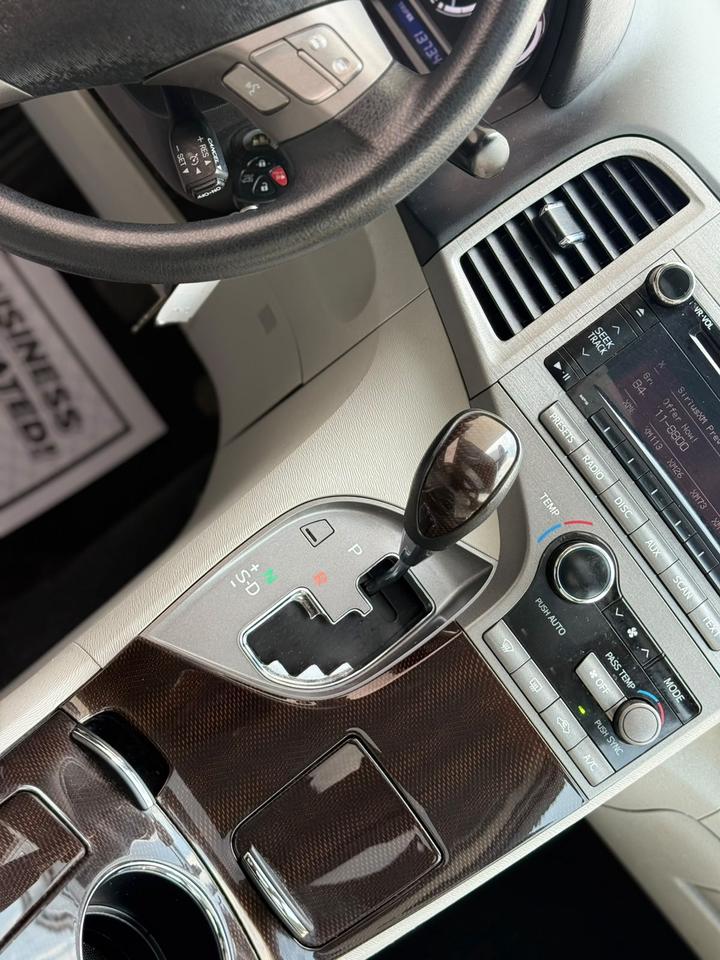 2012 Toyota Venza XLE Photo