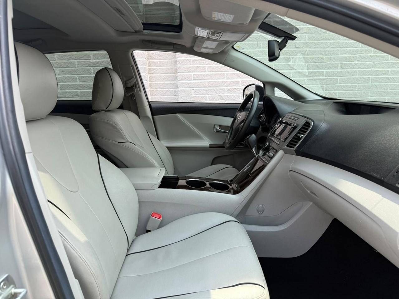 2012 Toyota Venza XLE Photo