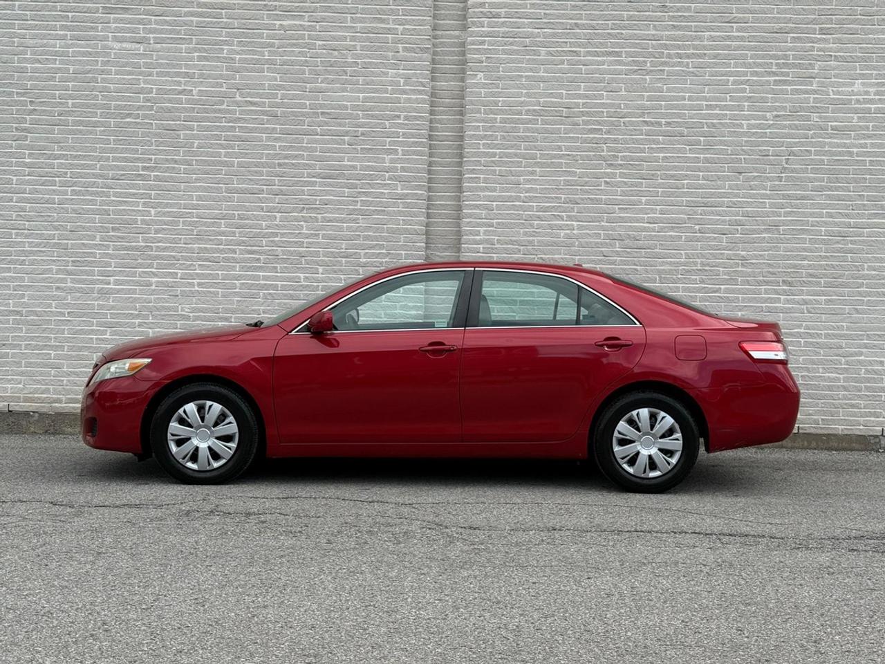 2010 Toyota Camry LE Photo