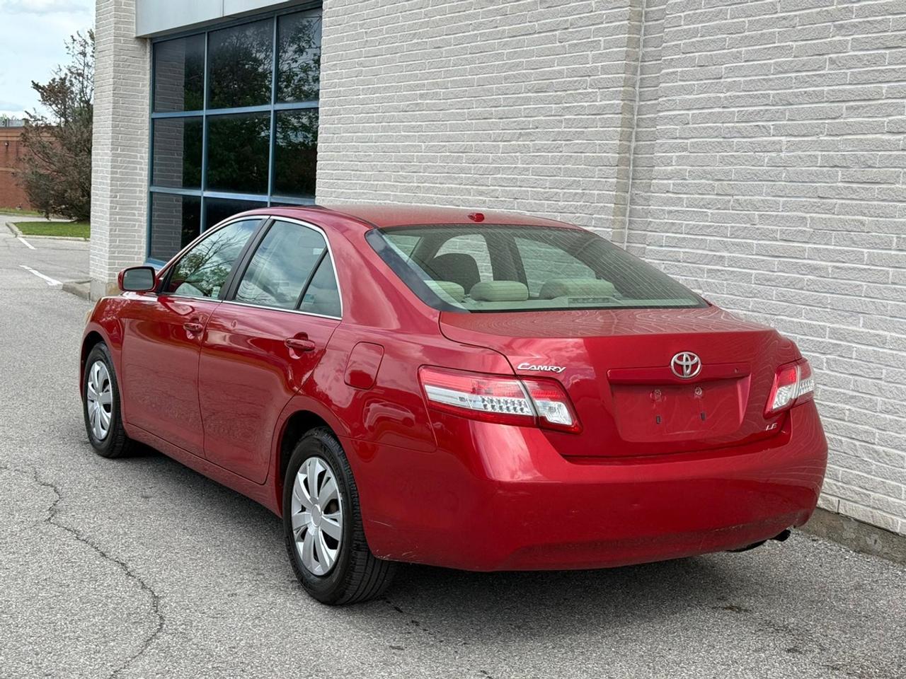 2010 Toyota Camry LE Photo