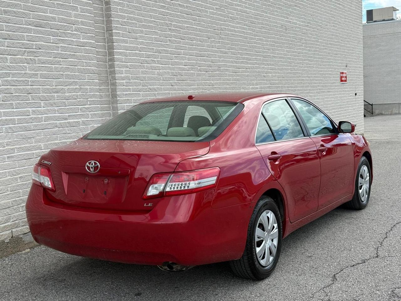 2010 Toyota Camry LE Photo