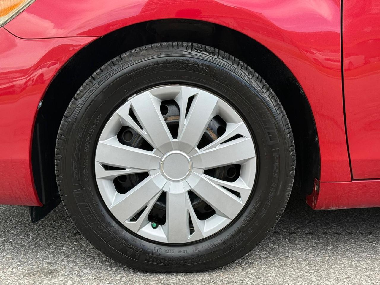 2010 Toyota Camry LE Photo