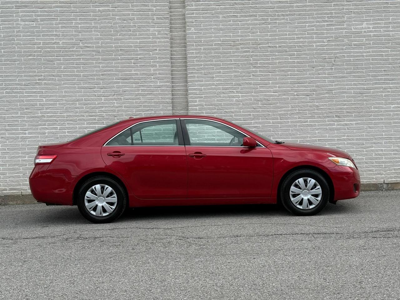 2010 Toyota Camry LE Photo