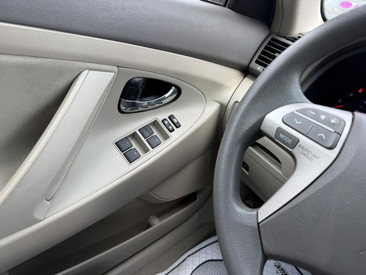2010 Toyota Camry LE Photo