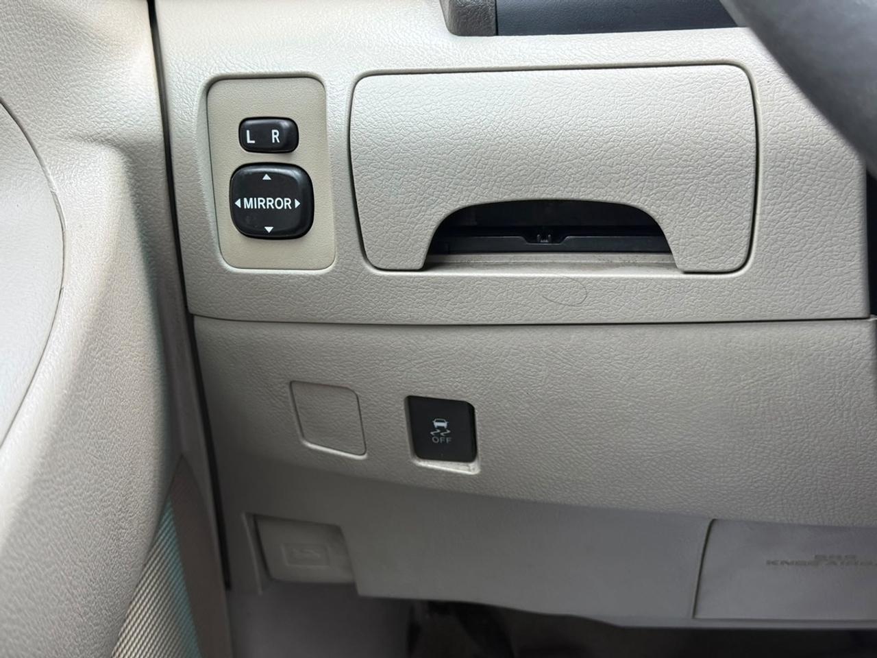 2010 Toyota Camry LE Photo
