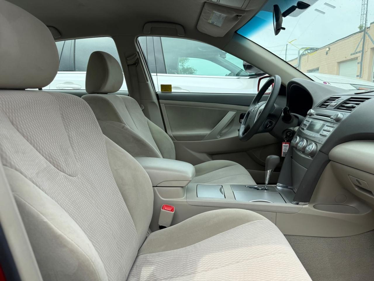 2010 Toyota Camry LE Photo