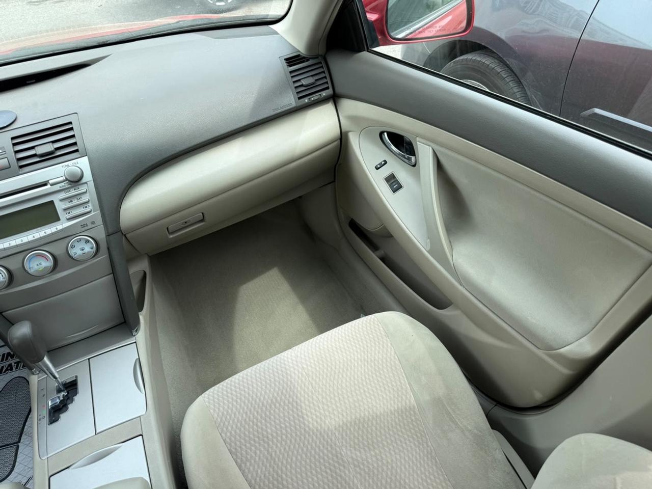 2010 Toyota Camry LE Photo