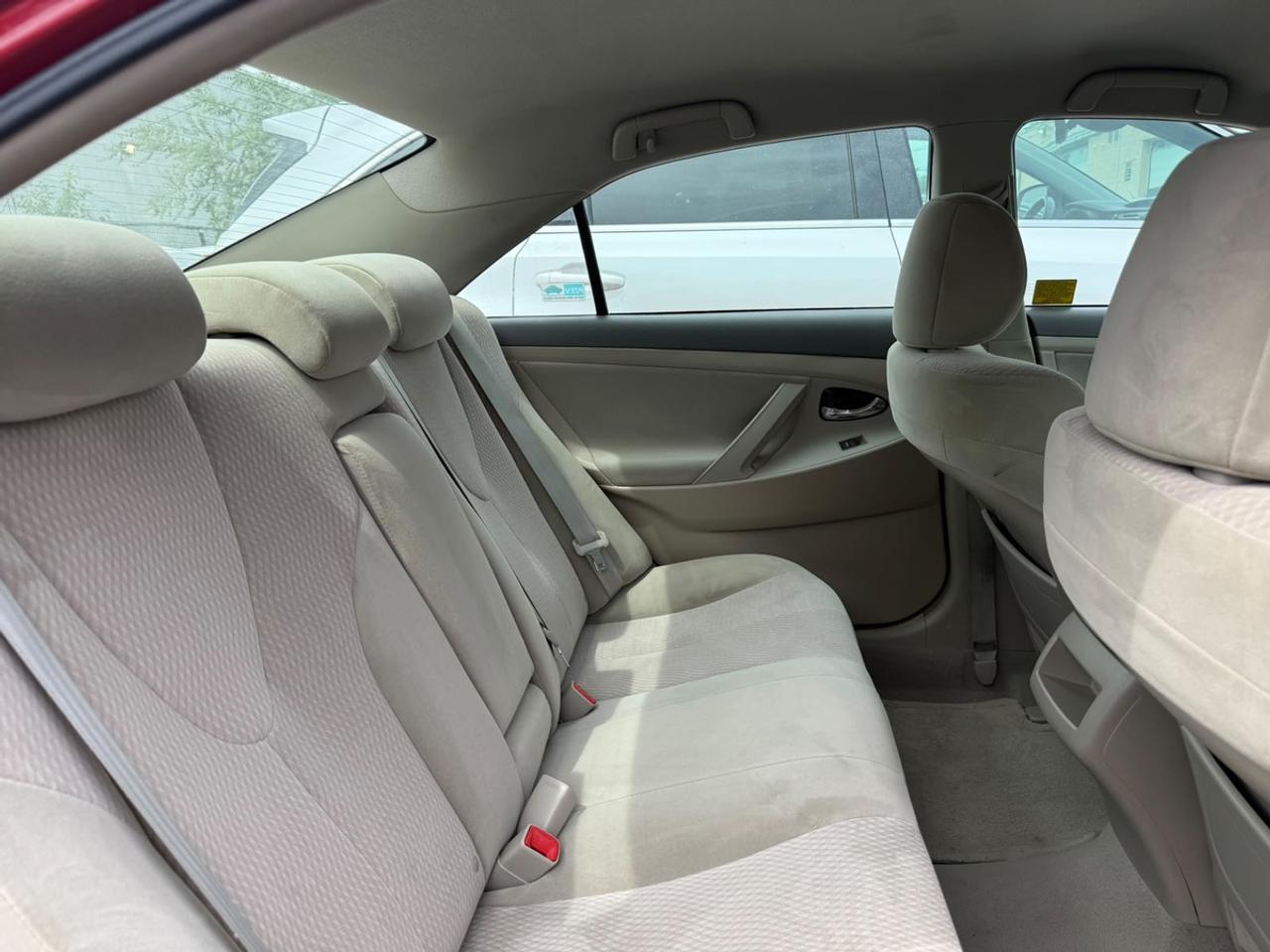 2010 Toyota Camry LE Photo