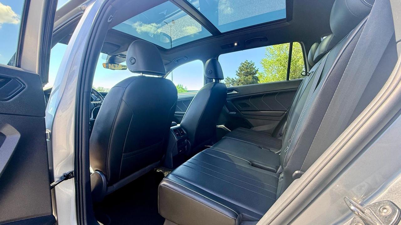 2022 Volkswagen Tiguan SE R Line Black Photo