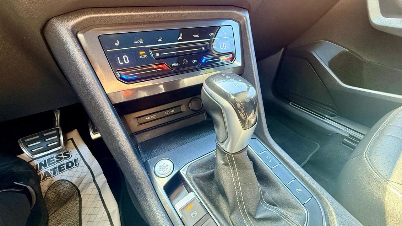 2022 Volkswagen Tiguan SE R Line Black Photo