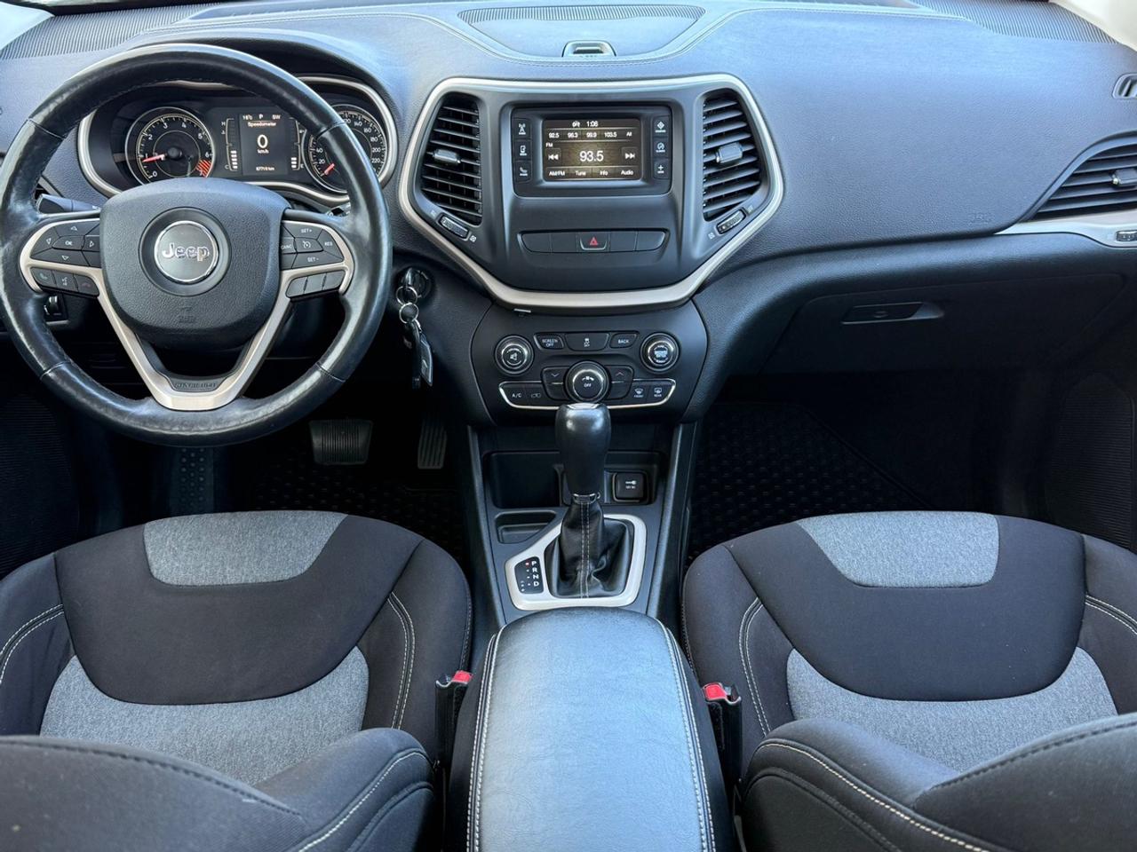 2014 Jeep Cherokee Sport Photo